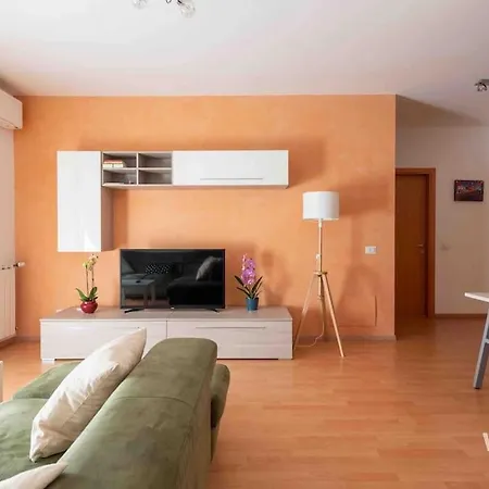 Apartman Welcrhome - 4 Stops From Colosseum! *