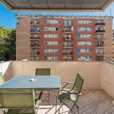 Welcrhome - 4 Stops From Colosseum! Apartament *
